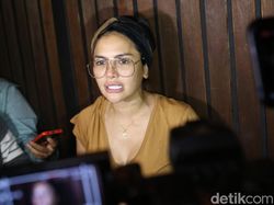 Pengacara Ungkap Anak Temani Nikita Mirzani Tidur di Polres Serang Kota