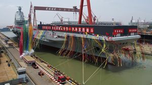 Foto Ini Tunjukkan Kemegahan Kapal Induk Terbaru China