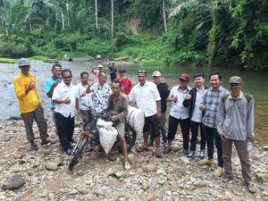 Andre Rosiade Fasilitasi Pembangunan Jembatan Gantung di Pessel