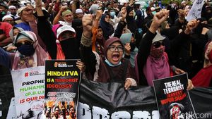 Foto-foto Ini Rekam Protes Penghinaan Nabi Muhammad di Kedubes India