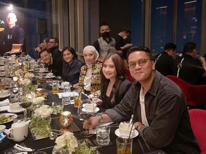 Wow! Prilly Latuconsina Bisnis Mie hingga Makan Bareng Mesut Ozil