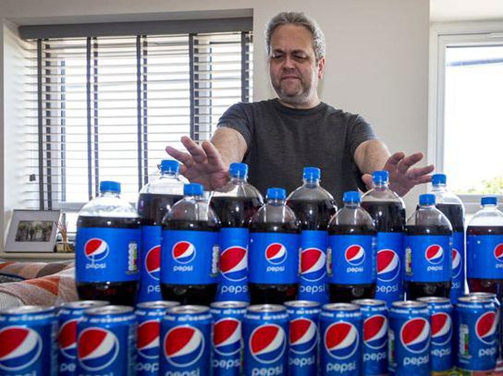 Gokil! Selama 20 Tahun Pria Ini Minum 30 Kaleng Pepsi Tiap Hari