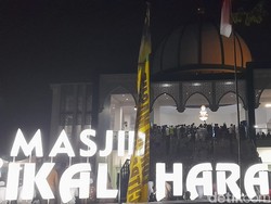 UAS Akan Ceramah, Jemaah Mulai Padati Masjid Cikal Harapan Jonggol