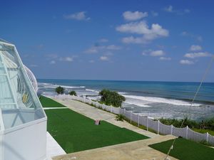 Lagi Ngehits di Cianjur! Asyik Swafoto di Karang Potong Ocean View