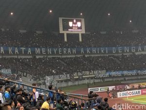 Duka Cita Mendalam Bonek untuk 2 Bobotoh yang Meninggal di GBLA Duka Cita Mendalam Bonek untuk 2 Bobotoh yang Meninggal di GBLA
