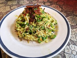 Lawar Don Jepun, Lawar Bali Berbahan Daun Kamboja yang Sarat Makna