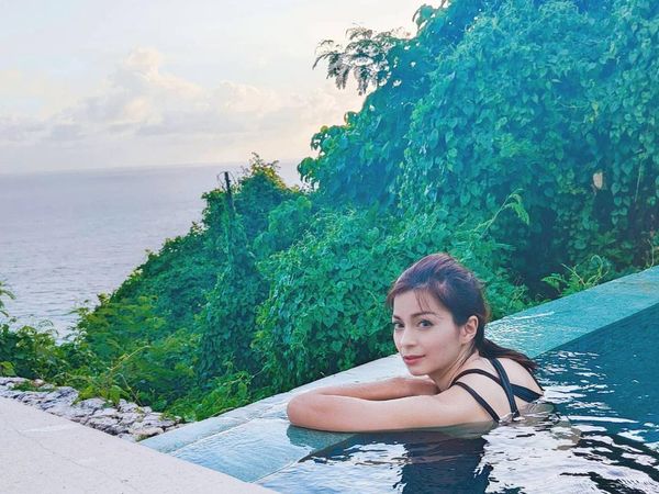 Foto: Manisnya Sandra Olga Saat Liburan di Bali