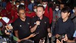 Lihat Lagi Kemeriahan Suporter Sambut Kedatangan Timnas Indonesia