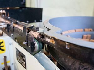 Lihat Nih Pembuatan Tutup Botol Wine, Teliti dan Cita Rasa Tinggi Lihat Nih Pembuatan Tutup Botol Wine, Teliti dan Cita Rasa Tinggi