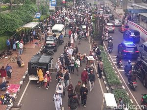 Demo FPI-PA 212 Bubar, Lalin Depan Kedubes India Kembali Normal Demo FPI-PA 212 Bubar, Lalin Depan Kedubes India Kembali Normal