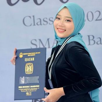 Momen Kelulusan Zara, Anak Ridwan Kamil