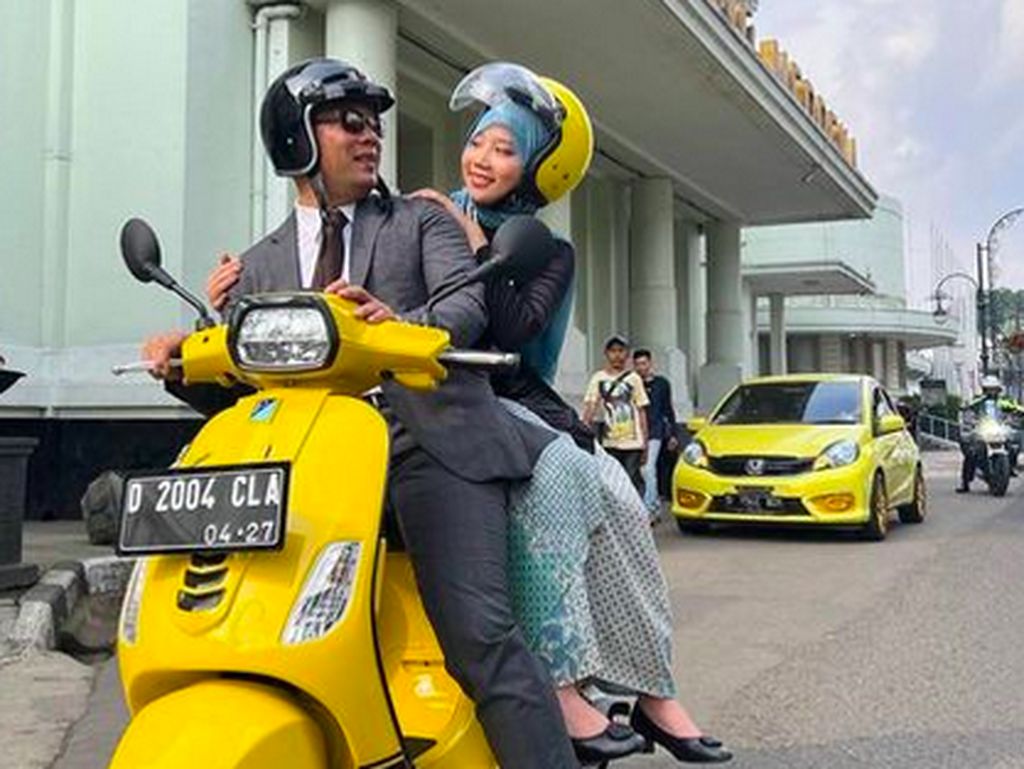 Ridwan Kamil Rayakan Kebahagiaan Kecil: Bonceng Anaknya Naik Vespa Kuning