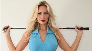 8 Gaya Paige Spiranac, Wanita Terseksi 2022 yang Penuh Pesona