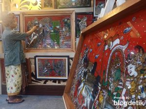 Lukisan Kaca Nagasepaha Dilirik Pejabat-Pasar Internasional