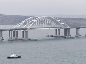 Kapal Tanker Rusia Dihantam Drone Ukraina di Selat Kerch Dekat Crimea Kapal Tanker Rusia Dihantam Drone Ukraina di Selat Kerch Dekat Crimea