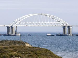2 Kapal Rusia Tenggelam di Crimea Usai Diserang Drone Ukraina 2 Kapal Rusia Tenggelam di Crimea Usai Diserang Drone Ukraina