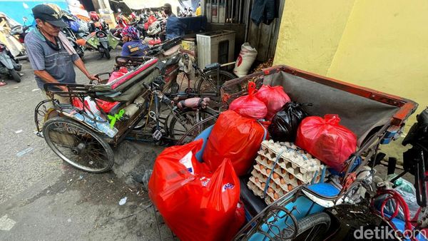 Geliat Becak, Transportasi Jadul yang Masih Wara-wiri di Bekasi