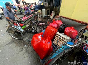 Geliat Becak, Transportasi Jadul yang Masih Wara-wiri di Bekasi Geliat Becak, Transportasi Jadul yang Masih Wara-wiri di Bekasi