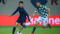 Fabio Vieira adalah pemain muda Portugal, yang bersinar di gelaran Piala Eropa U-21 tahun lalu. Gelandang yang dominan kidal, namun punya kekuatan juga untuk melakukan sesuatu lewat kaki kanannya. Getty Images/Octavio Passos