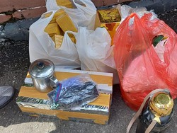 Calon Jemaah Haji Asal Probolinggo Ketahuan Bawa Belasan Slop Rokok