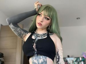 Most Pop: Wanita Bertato Ekstrem, Lengannya Disebut Seperti Membusuk