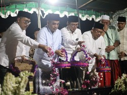 Didampingi Waketum PKB, Sekjen Gerindra Ziarah ke Makam Mbah Dim