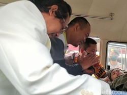 Ratusan Bocah Garut Disunat di Mobil Volkswagen