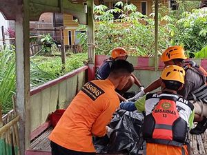 Warga di Majene Hilang Terseret Arus Sungai Ditemukan Tewas Mengapung Warga di Majene Hilang Terseret Arus Sungai Ditemukan Tewas Mengapung