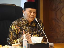 HNW Sebut RUU Sisdiknas Bertentangan dengan UU Pesantren