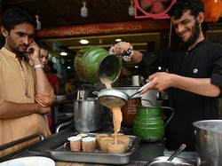 Video: Tertarik Cobain Teh Khas Pakistan? Diklaim Lebih Nikmat dari Kopi