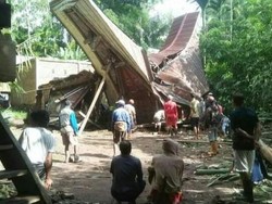 Rumah Warga di Tana Toraja Roboh Diterjang Angin Puting Beliung
