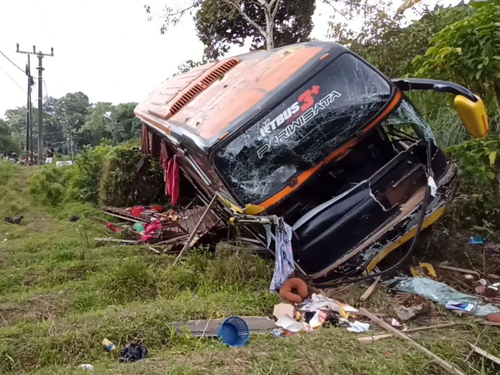 Kesaksian Penumpang Bus-Pemotor Saat Tabrakan Beruntun di Tabanan