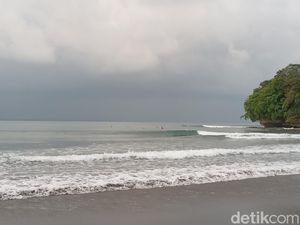 8 Wisatawan Terseret Arus di Pangandaran, 3 Tewas dan 1 Hilang