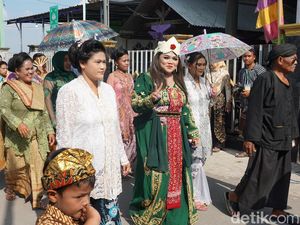 Semarak Festival Apitan di Demak: Ada Gunungan-Pagelaran Ketoprak Semarak Festival Apitan di Demak: Ada Gunungan-Pagelaran Ketoprak