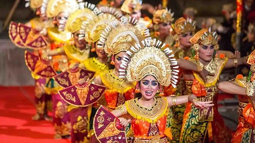 Pertunjukan Janger yang ditampilkan pada bagian Janger di artikel Detik.com.