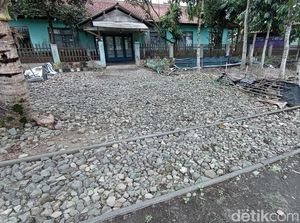 Jejak Ular Besi Pengangkut Pasir Gunung Galunggung ke Ibu Kota