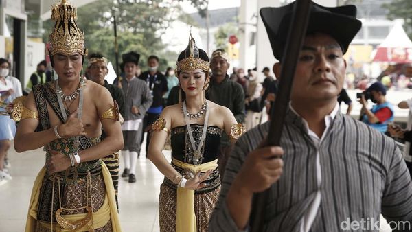 Kirab Budaya Ramaikan Indonesia Open 2022