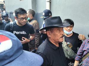 Dua Bobotoh Tewas di GBLA, Umuh: Ini di Luar Prediksi Dua Bobotoh Tewas di GBLA, Umuh: Ini di Luar Prediksi