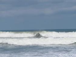 Waspada! Gelombang Tinggi 6 M di Perairan Selatan Jateng-DIY 3 Hari ke Depan