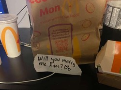 Kacau! Pria Kirim McD untuk Lamar Kekasih, Pesanannya Salah Alamat