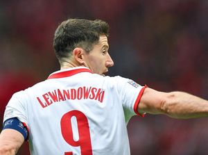 Lewandowski Diklaim Ingin Gabung Barcelona karena Benzema