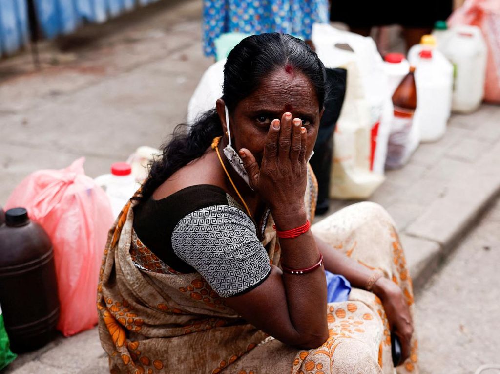 Krisis Bikin Ngeri! Warga Sri Lanka Kabur Cari Uang ke Negeri Orang