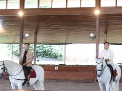 Intip Momen Berkuda Jokowi-Gibran Bareng Prabowo di Hambalang