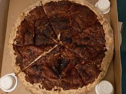 Pesan Pizza Tengah Malam, Pria ini Dapat Pizza Gosong Tanpa Topping