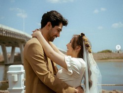 Prilly Latuconsina Bikin Heboh karena Mesra hingga Peluk Reza Rahadian