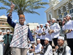 Sandiaga Uno Beri Pelatihan Santri Jadi Pengusaha Digital