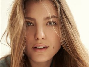 Potret Cantik Pacar Michael Ballack, Teman Anaknya yang Lebih Muda 24 Tahun Potret Cantik Pacar Michael Ballack, Teman Anaknya yang Lebih Muda 24 Tahun