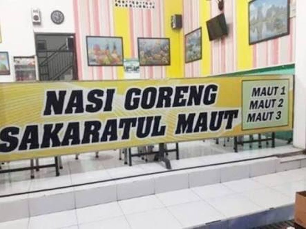 Duh! 10 Penjual Makanan Ini Tawarkan Menu Esktrem Pada Spanduknya Duh! 10 Penjual Makanan Ini Tawarkan Menu Esktrem Pada Spanduknya