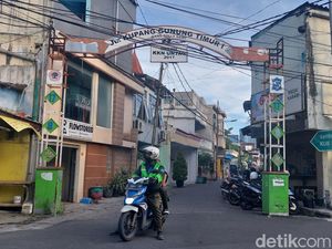 Transformasi Wajah Dolly, Warga Terus Berusaha Produktif Melalui UMKM Transformasi Wajah Dolly, Warga Terus Berusaha Produktif Melalui UMKM