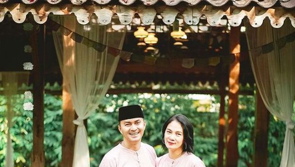 8 Potret Mesra Dian Nitami & Anjasmara yang Baru Rayakan 23 Tahun Pernikahan